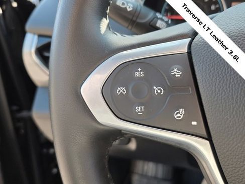 Used 2022 Chevrolet Traverse LT w/ LT Premium Package image 27