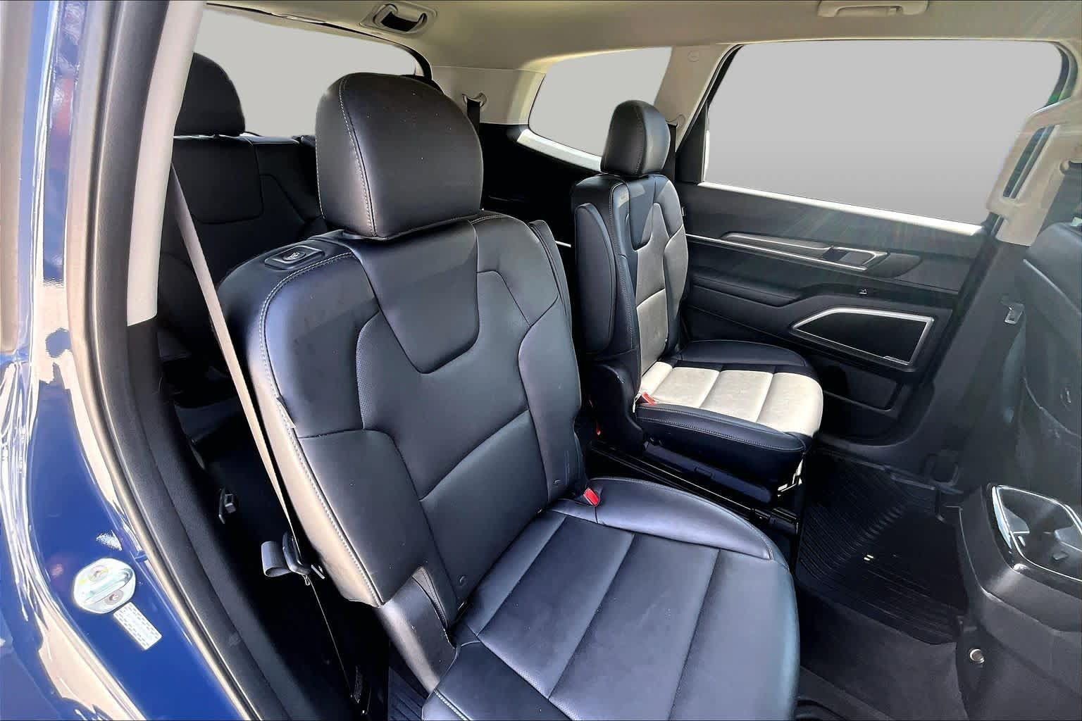 Used 2023 Kia Telluride S AWD/4WD image 19