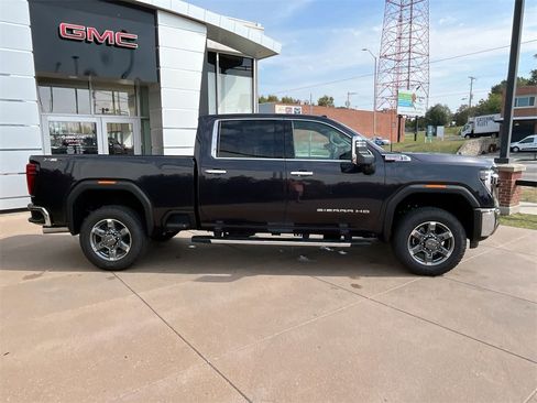 New 2026 GMC Sierra 3500 SLT w/ SLT Premium Package image 7