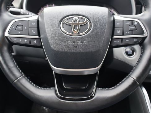 Used 2022 Toyota Highlander Limited image 14