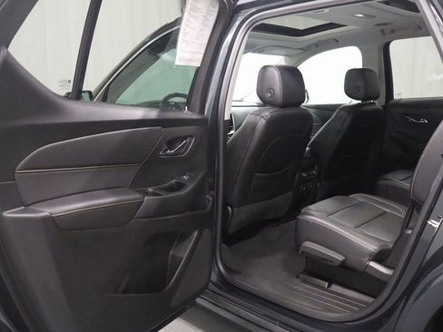 Used 2019 Chevrolet Traverse Premier w/ Driver Confidence II Package FWD image 13