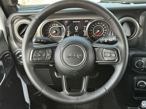 Used 2022 Jeep Wrangler Unlimited Sport image 14