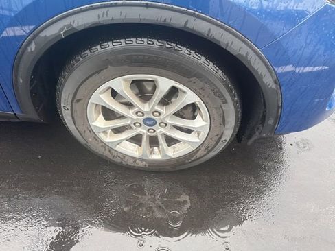 Used 2022 Ford Escape SE w/ Convenience Package image 3