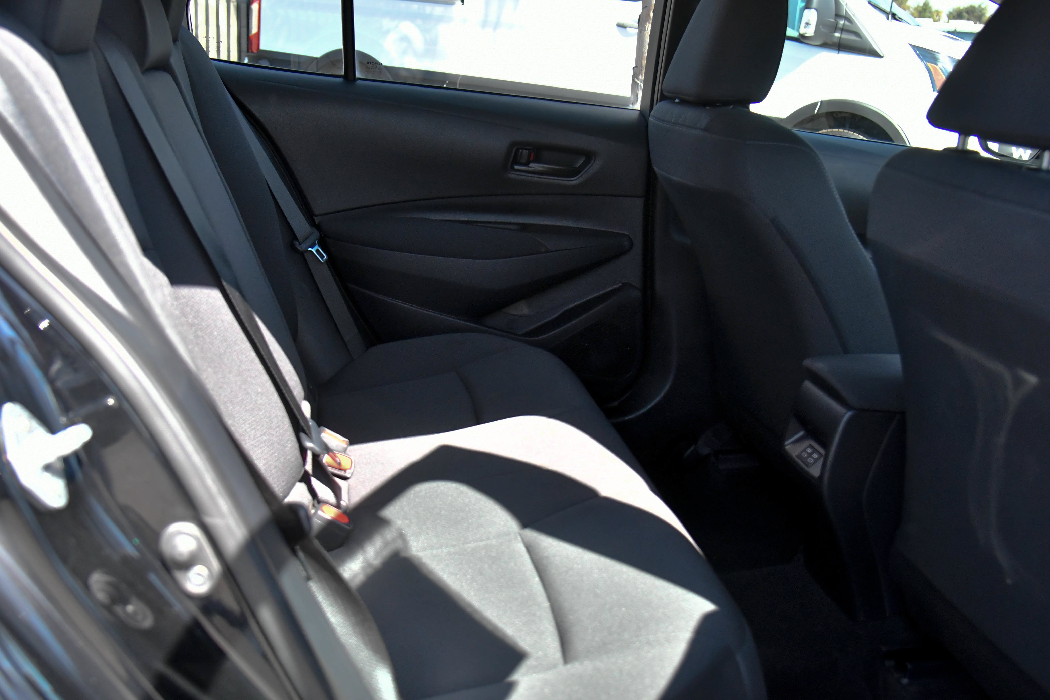 Used 2025 Toyota Corolla LE FWD image 39
