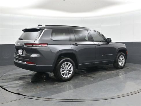 New 2025 Jeep Grand Cherokee L Laredo image 4