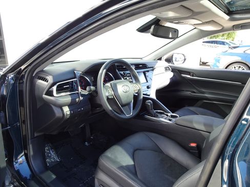 Used 2018 Toyota Camry XSE image 9