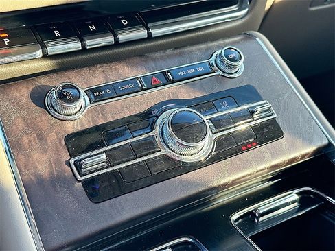 Used 2022 Lincoln Aviator Reserve w/ Elements Package Plus image 14