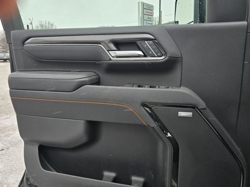 Used 2025 GMC Sierra 2500 AT4 w/ AT4 Premium Plus Package image 16