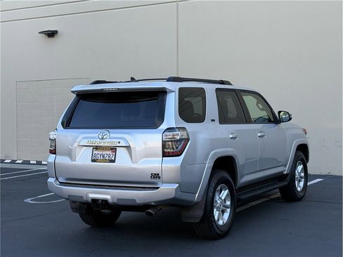 Used 2019 Toyota 4Runner SR5 Premium image 4