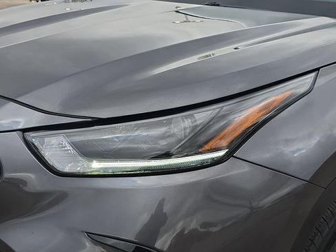 Used 2025 Toyota Highlander XSE image 33