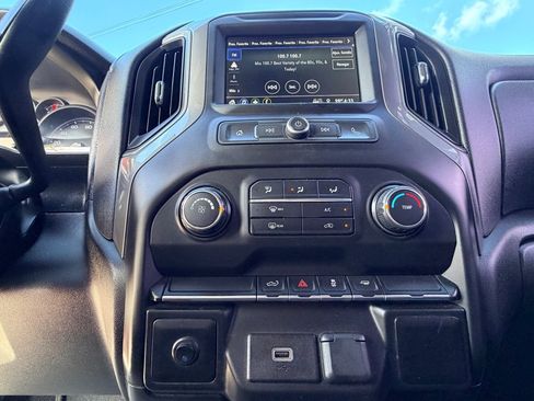Used 2019 Chevrolet Silverado 1500 Custom w/ Custom Value Package RWD image 15