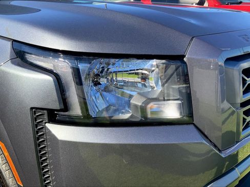Used 2023 Nissan Frontier SV w/ Technology Package RWD image 25