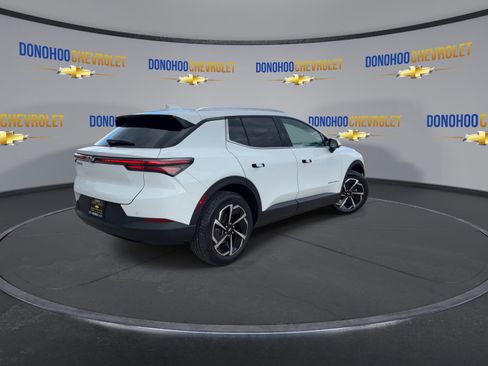 New 2026 Chevrolet Equinox EV LT image 8