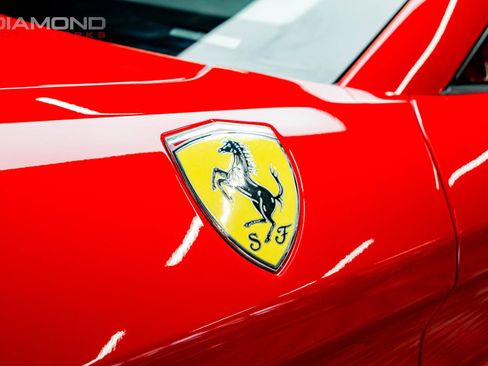 Used 2015 Ferrari California T image 5