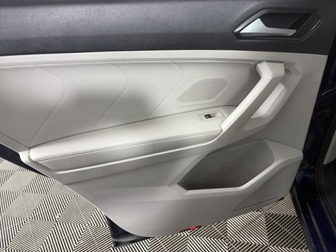 Used 2022 Volkswagen Tiguan SE image 36