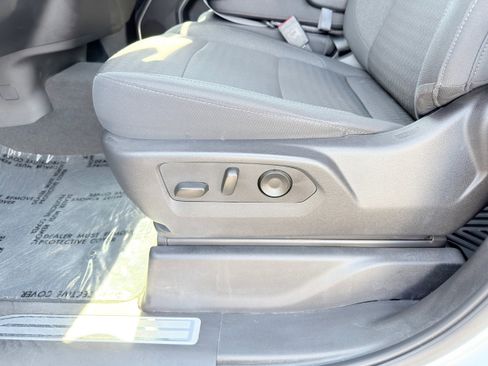 Used 2025 Chevrolet Silverado 2500 LT w/ Convenience Package image 29