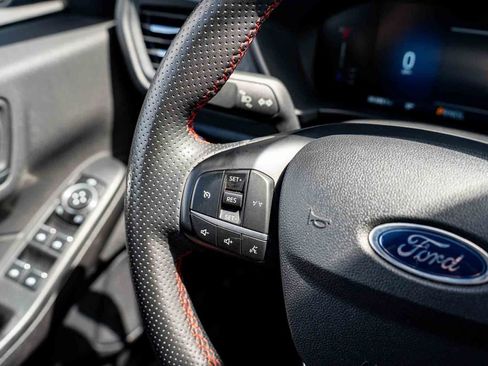 Used 2023 Ford Escape ST-Line FWD image 15