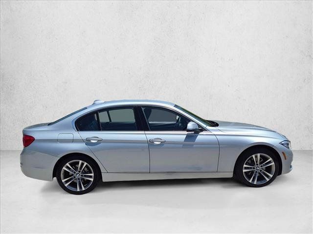 Used 2017 BMW 330i Sedan RWD image 4