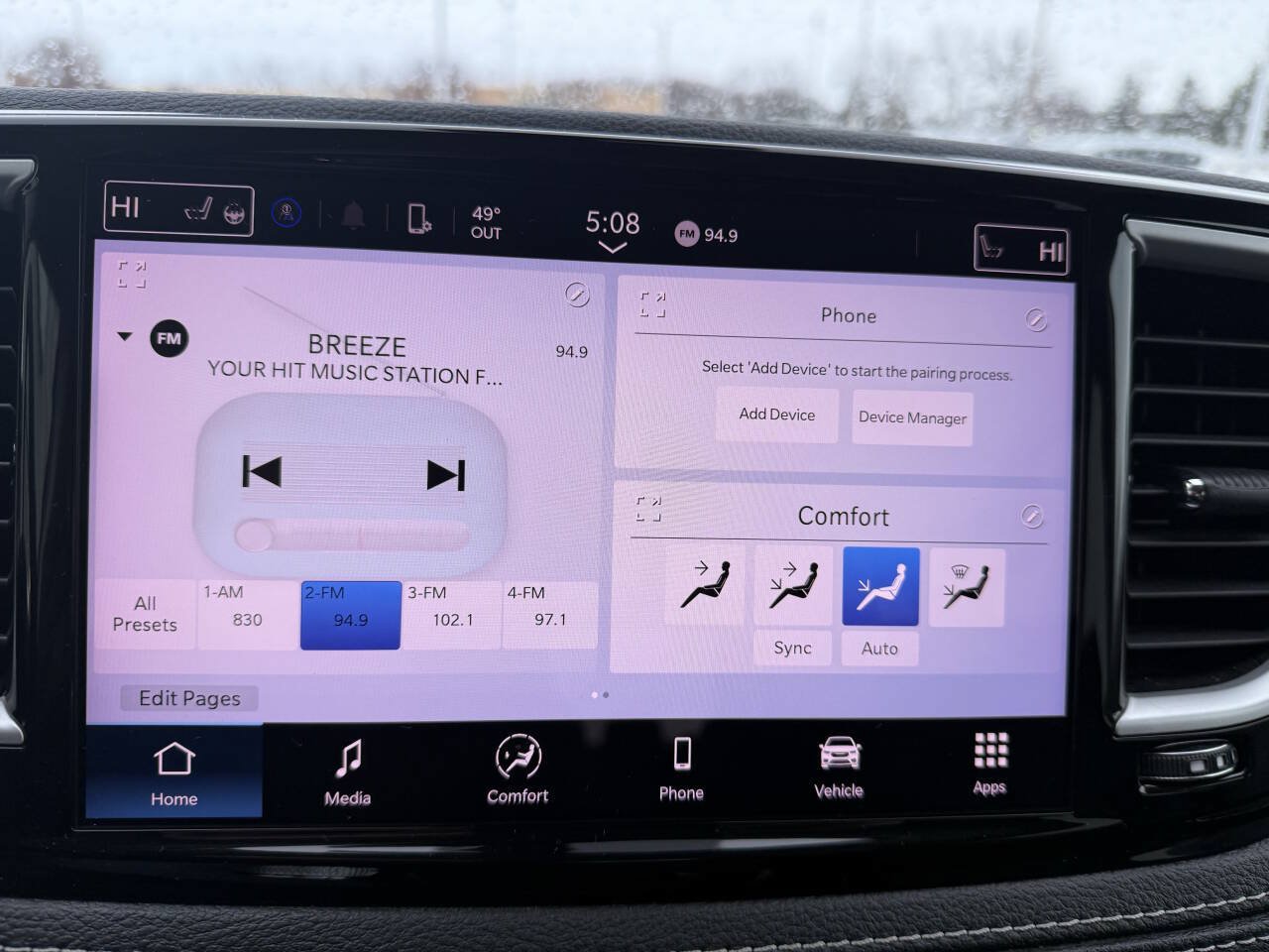 Used 2023 Chrysler Pacifica Touring-L AWD/4WD image 18