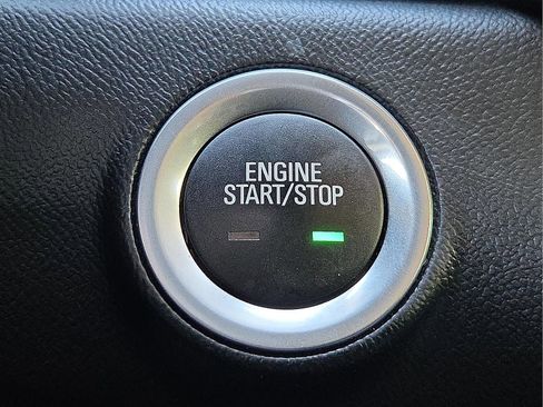Used 2024 GMC Terrain SLE FWD image 18