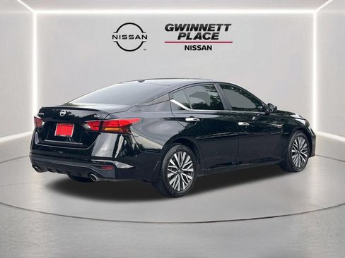 Certified 2024 Nissan Altima 2.5 SV w/ SV Premium Package FWD image 25