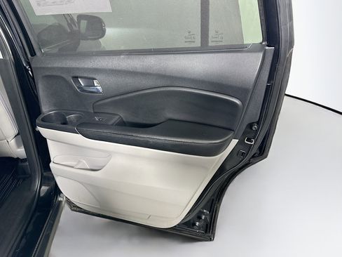 Used 2017 Honda Pilot Elite image 33