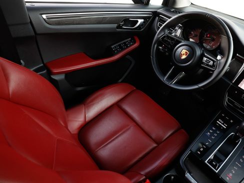 Used 2023 Porsche Macan GTS image 25