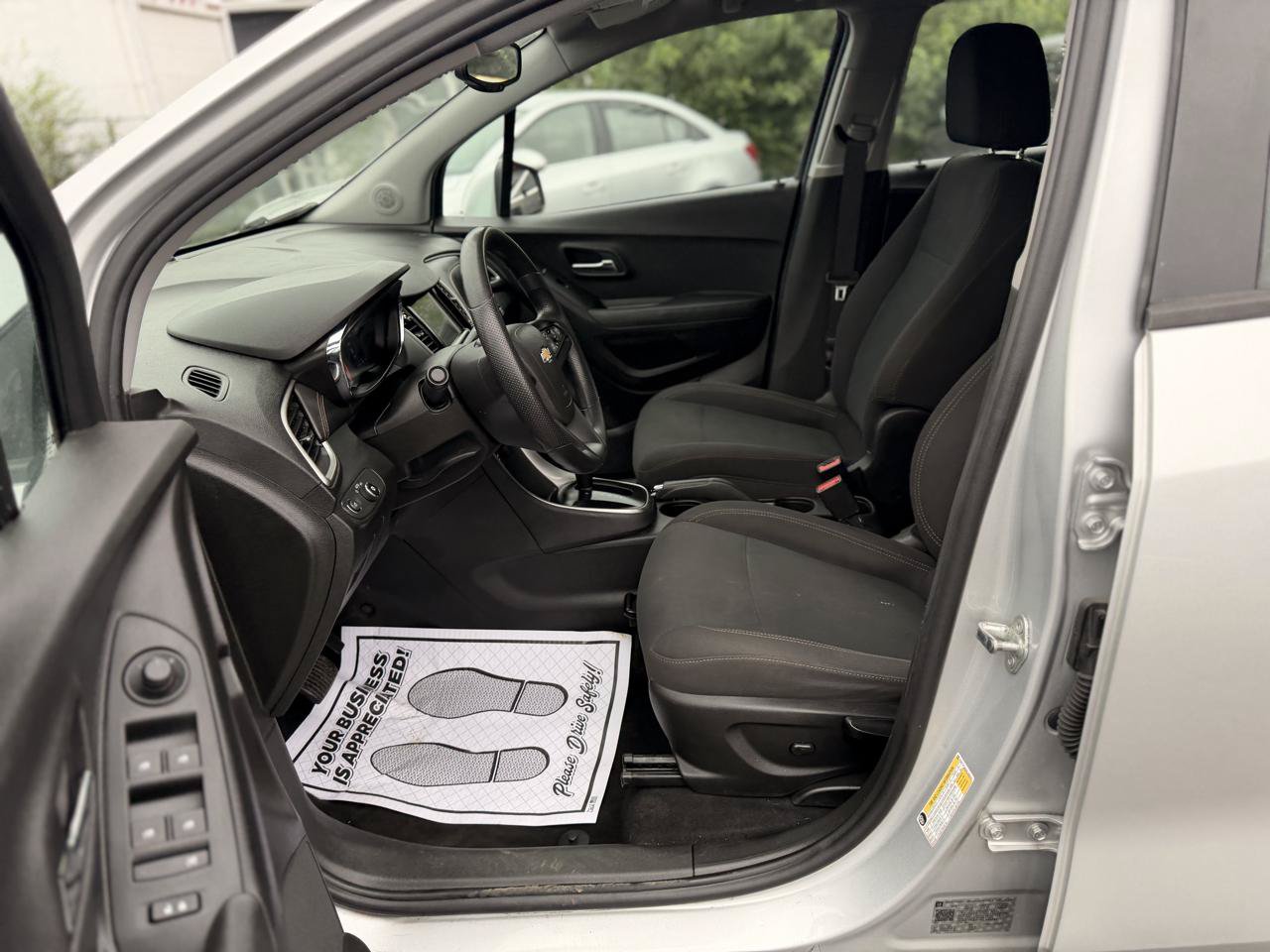 Used 2019 Chevrolet Trax LS FWD image 29
