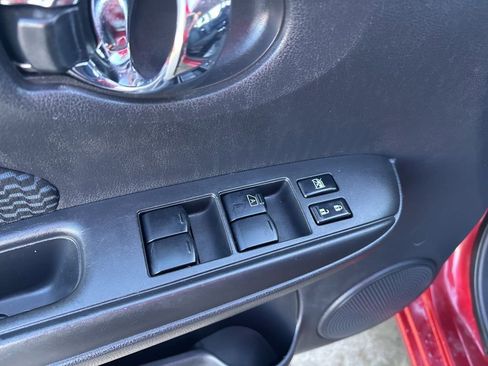 Used 2016 Nissan Versa Note SV image 17