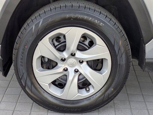 Used 2024 Toyota RAV4 LE image 13