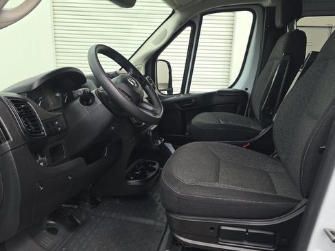 Used 2023 RAM ProMaster 3500 FWD image 5