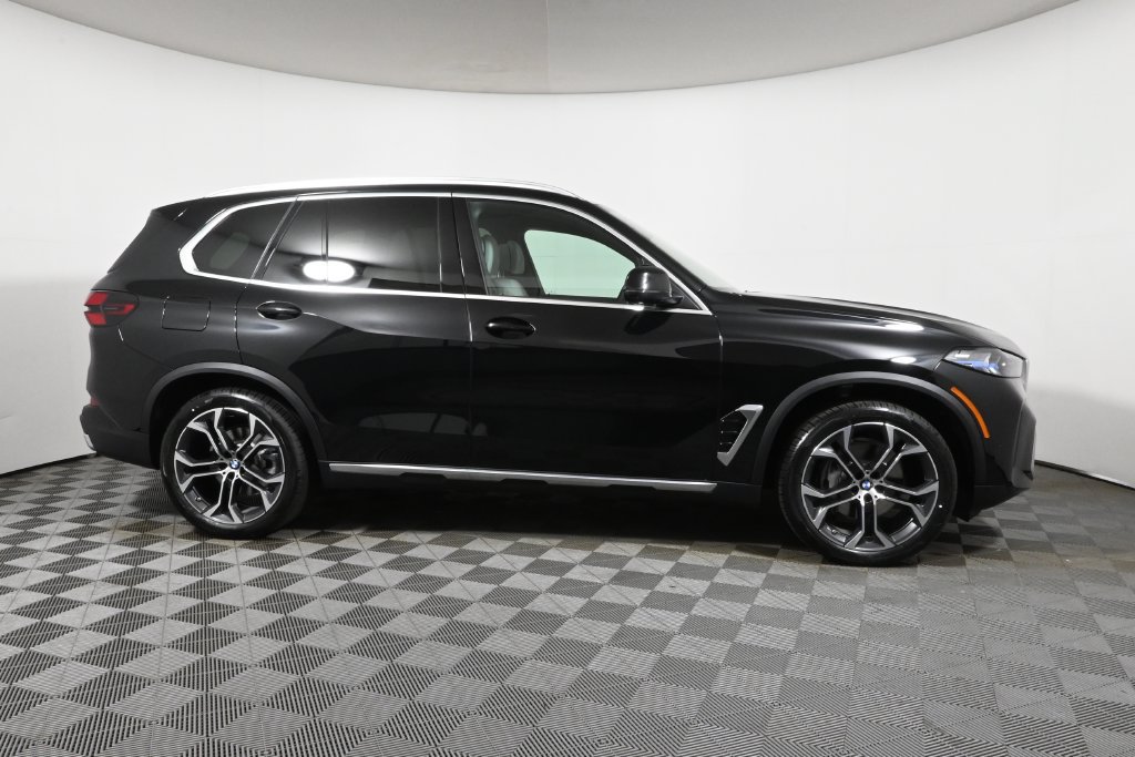 Used 2026 BMW X5 xDrive40i w/ Premium Package AWD/4WD image 8