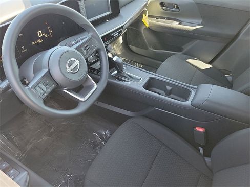 New 2025 Nissan Kicks S image 3