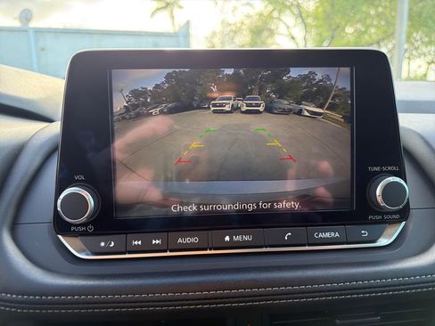 Used 2024 Nissan Rogue S FWD image 24