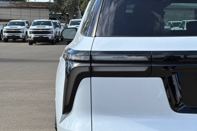 New 2026 Chevrolet Traverse High Country FWD image 41