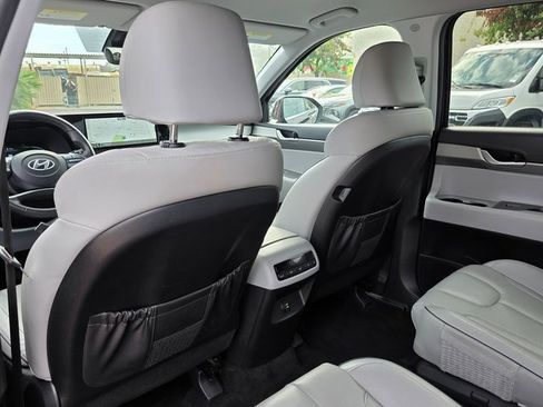 Certified 2024 Hyundai Palisade SEL image 19