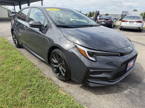 Used 2025 Toyota Corolla SE FWD image 7