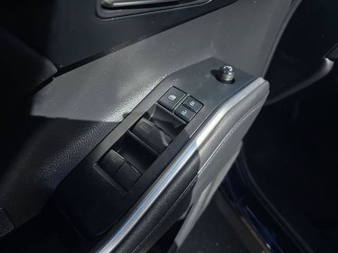 Used 2021 Toyota Highlander XLE AWD/4WD image 21