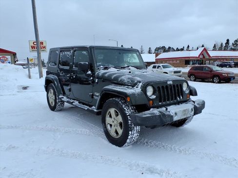 Used 2010 Jeep Wrangler Unlimited Sahara w/ Dual Top Group image 8