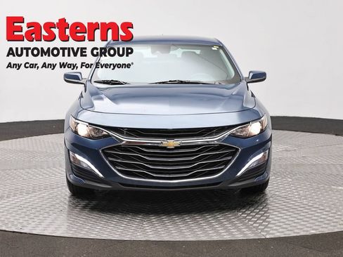 Used 2024 Chevrolet Malibu LT FWD image 2