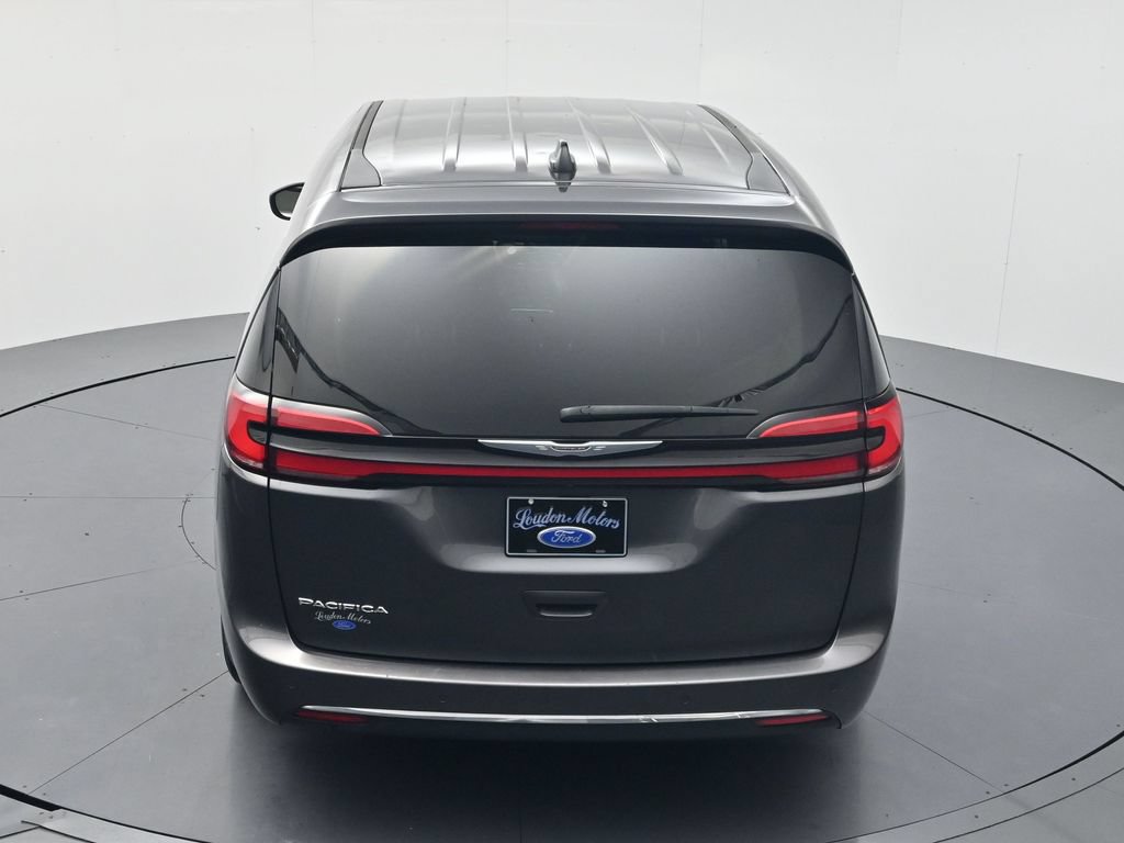 Used 2023 Chrysler Pacifica Touring-L FWD image 37