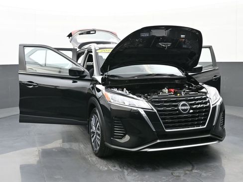 Used 2024 Nissan Kicks SV image 60