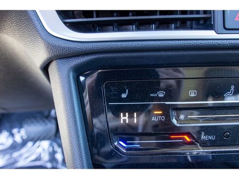 New 2025 Volkswagen Taos SE image 19