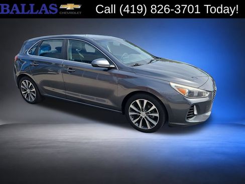 Used 2019 Hyundai Elantra GT FWD image 7