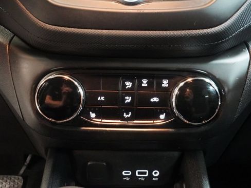Used 2023 Chevrolet TrailBlazer LT FWD image 8