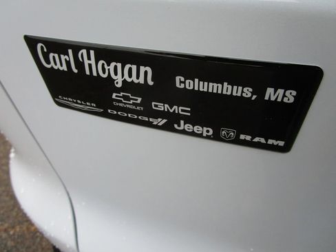 New 2026 GMC Acadia Denali image 9