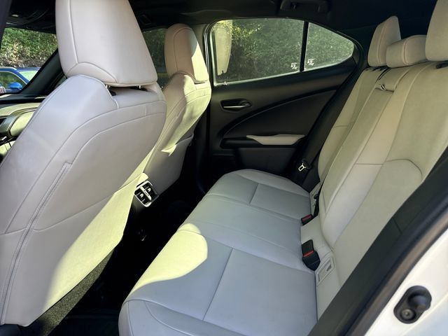 Used 2020 Lexus UX 250h w/ Premium Package AWD/4WD image 13