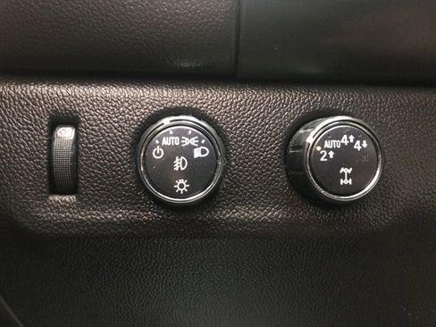 Used 2019 GMC Canyon SLE image 17