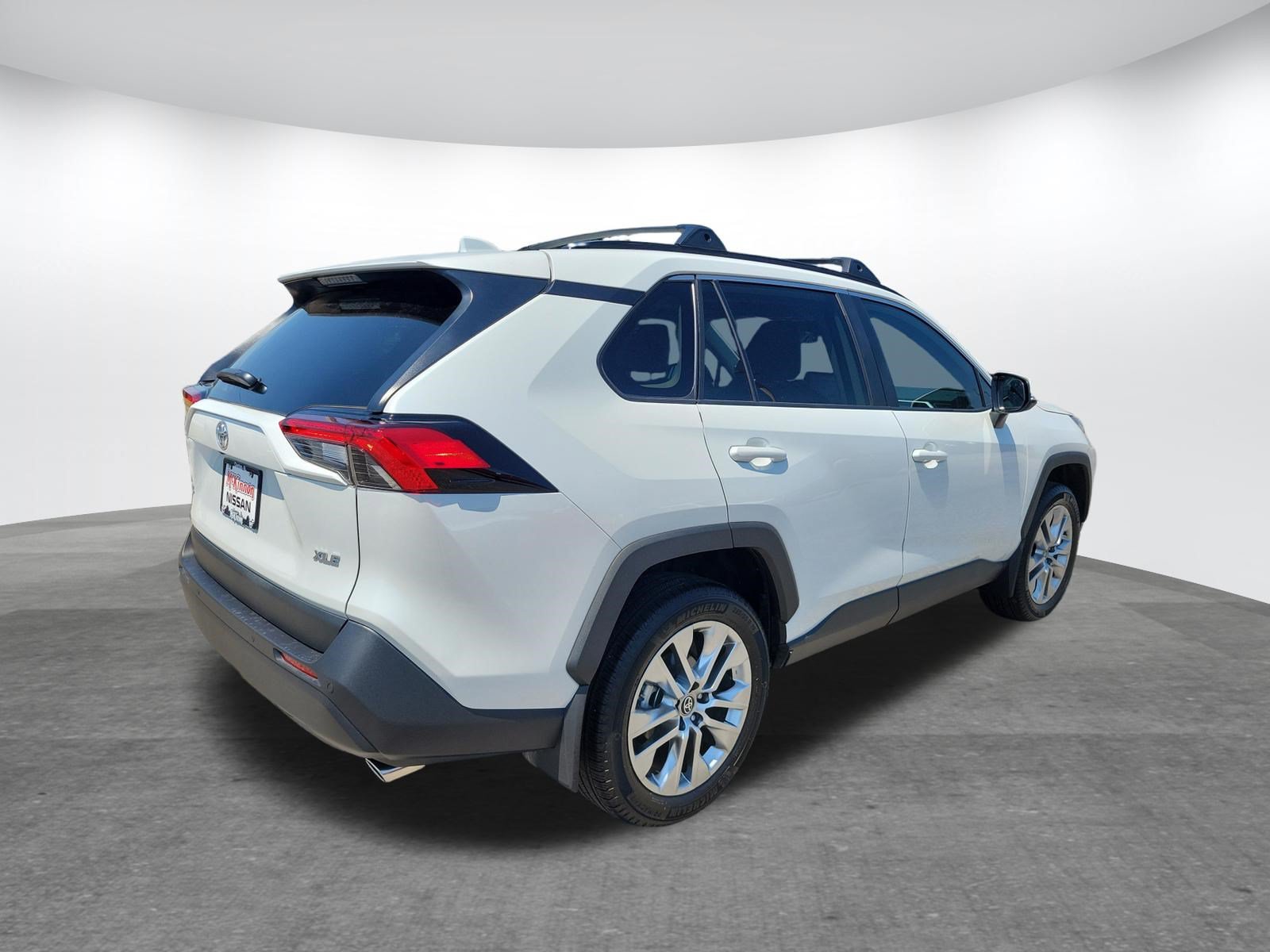 Used 2025 Toyota RAV4 XLE Premium w/ Weather Package FWD image 5