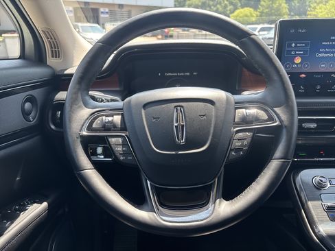 Used 2021 Lincoln Nautilus Reserve AWD/4WD image 18